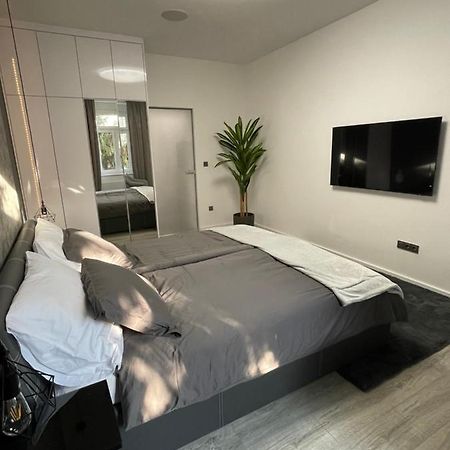 Apartman Tinea Zagreb Exteriör bild