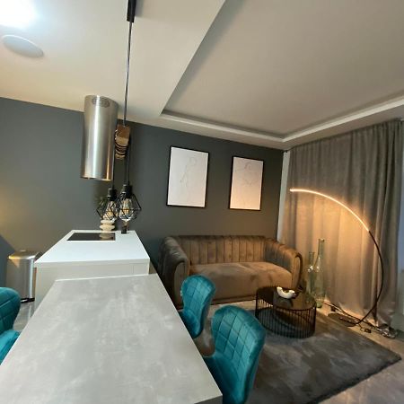 Apartman Tinea Zagreb Exteriör bild